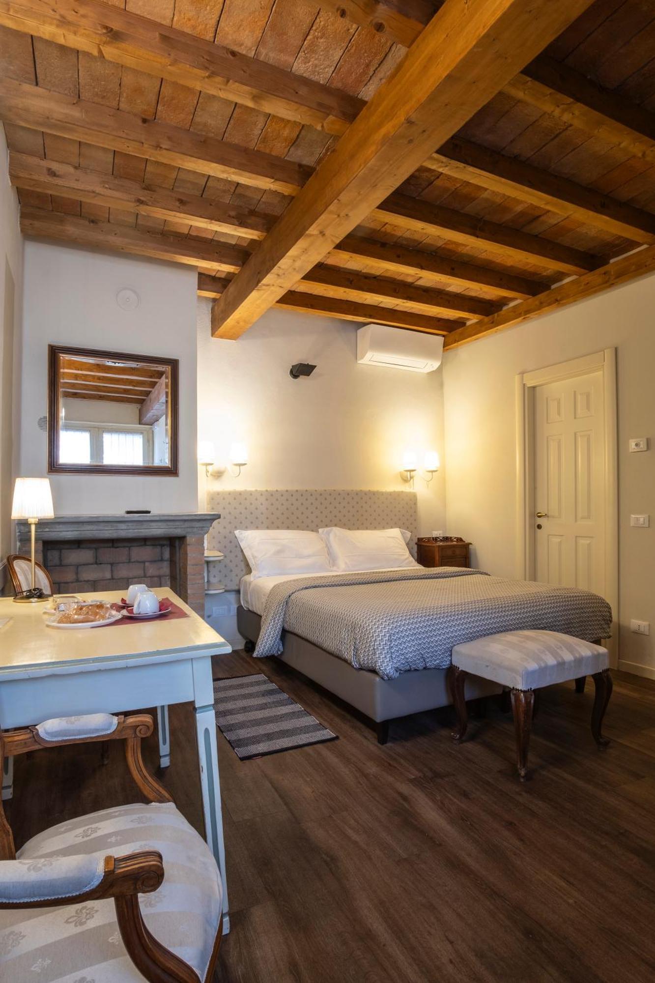 Il Cortiletto Hotel Пиаченца Екстериор снимка